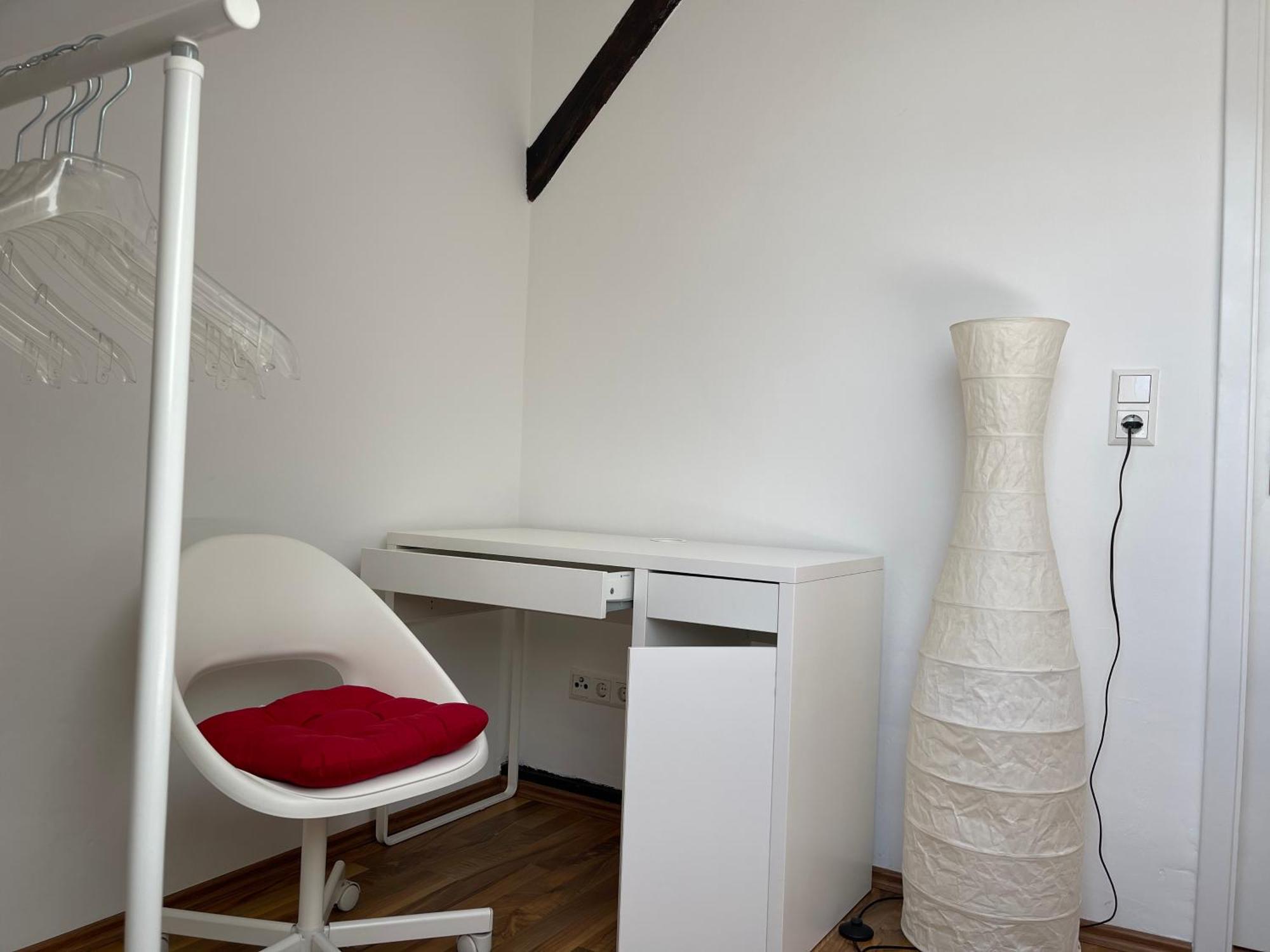 Bequemes Einzelzimmer Im Herzen Von คาสเซล ภายนอก รูปภาพ