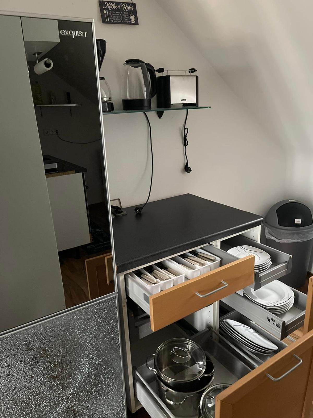 Bequemes Einzelzimmer Im Herzen Von คาสเซล ภายนอก รูปภาพ